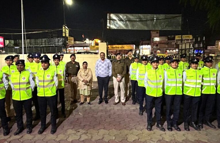 यातायात व्यवस्था के लिए 200 महिला पुलिस बल को शामिल किया गया।